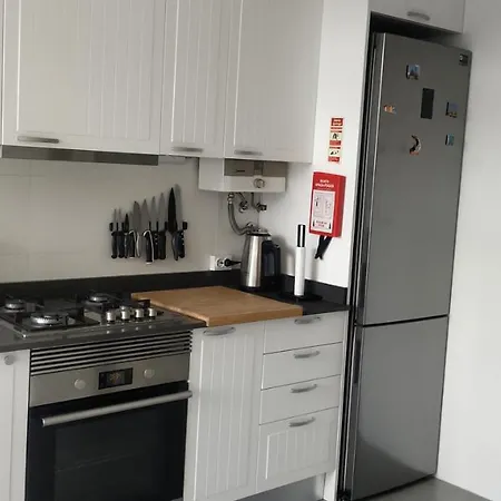 Amalia Rodrigues -apartamento Com 3 Quartos Em Pleno Coracao De