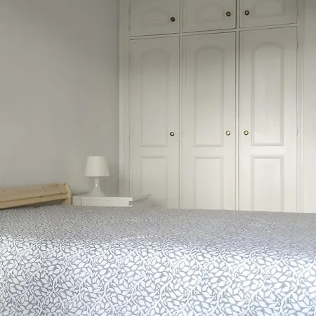 Amalia Rodrigues -apartamento Com 3 Quartos Em Pleno Coracao De * Ilhavo