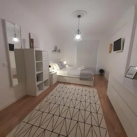 Amalia Rodrigues -apartamento Com 3 Quartos Em Pleno Coracao De * Ilhavo