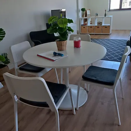 Amalia Rodrigues -apartamento Com 3 Quartos Em Pleno Coracao De